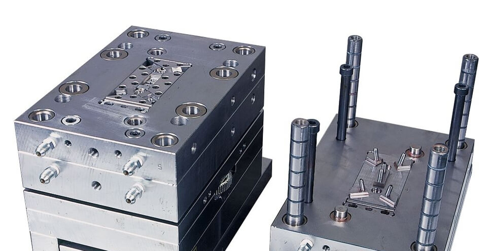 Mold and die plates with precision mating faces and machined tooling features